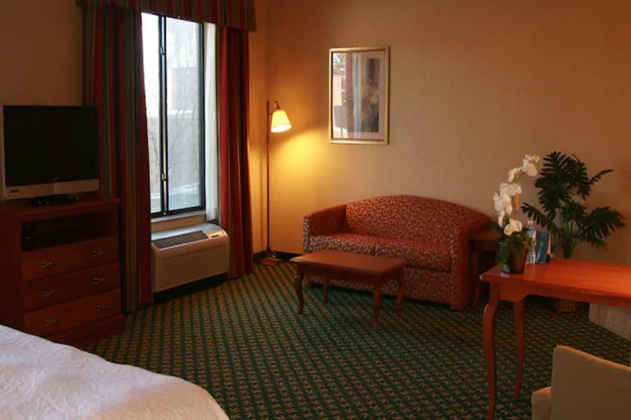 Newly Renovated Hampton Inn Omaha West Lakeside Eksteriør billede