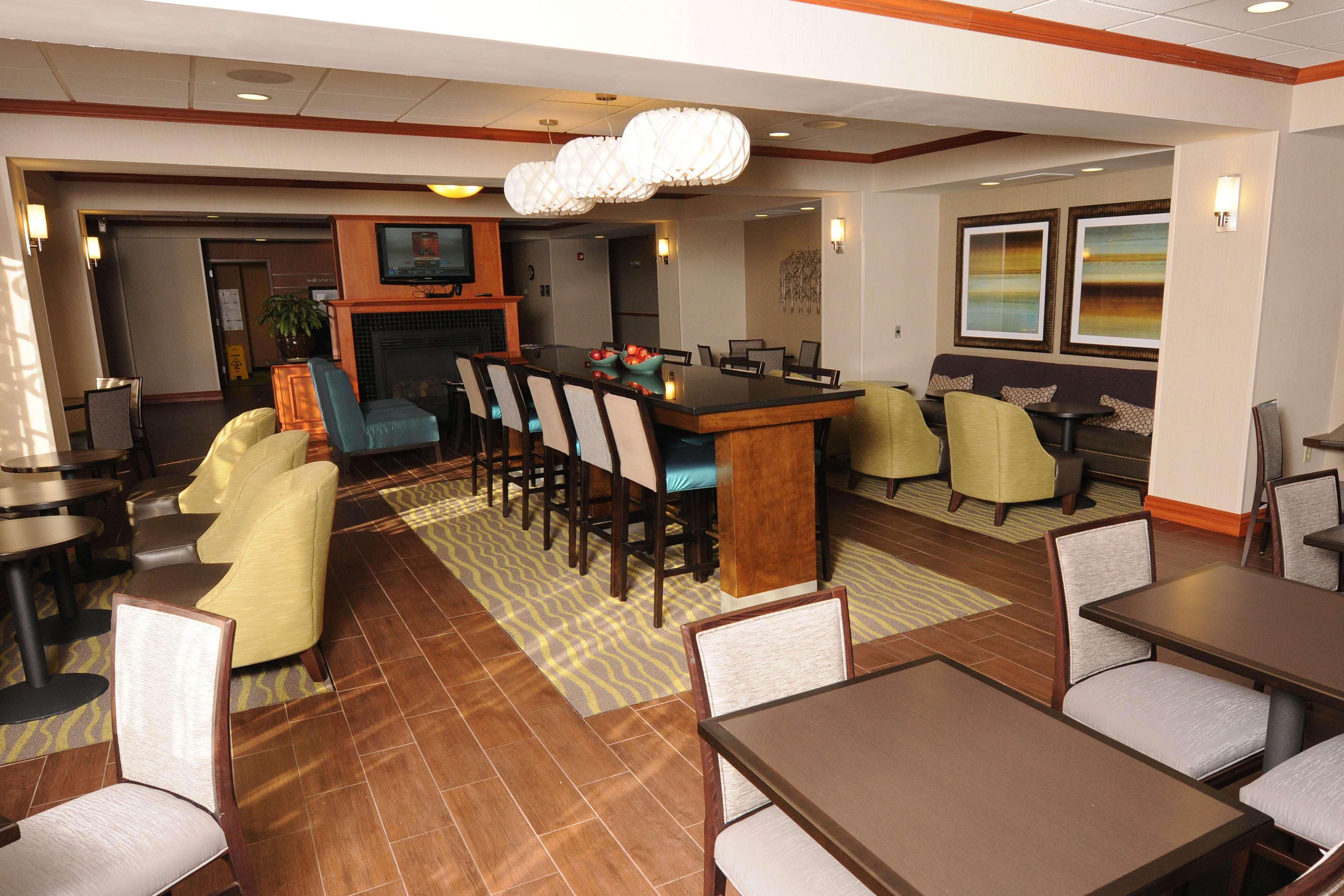 Newly Renovated Hampton Inn Omaha West Lakeside Eksteriør billede
