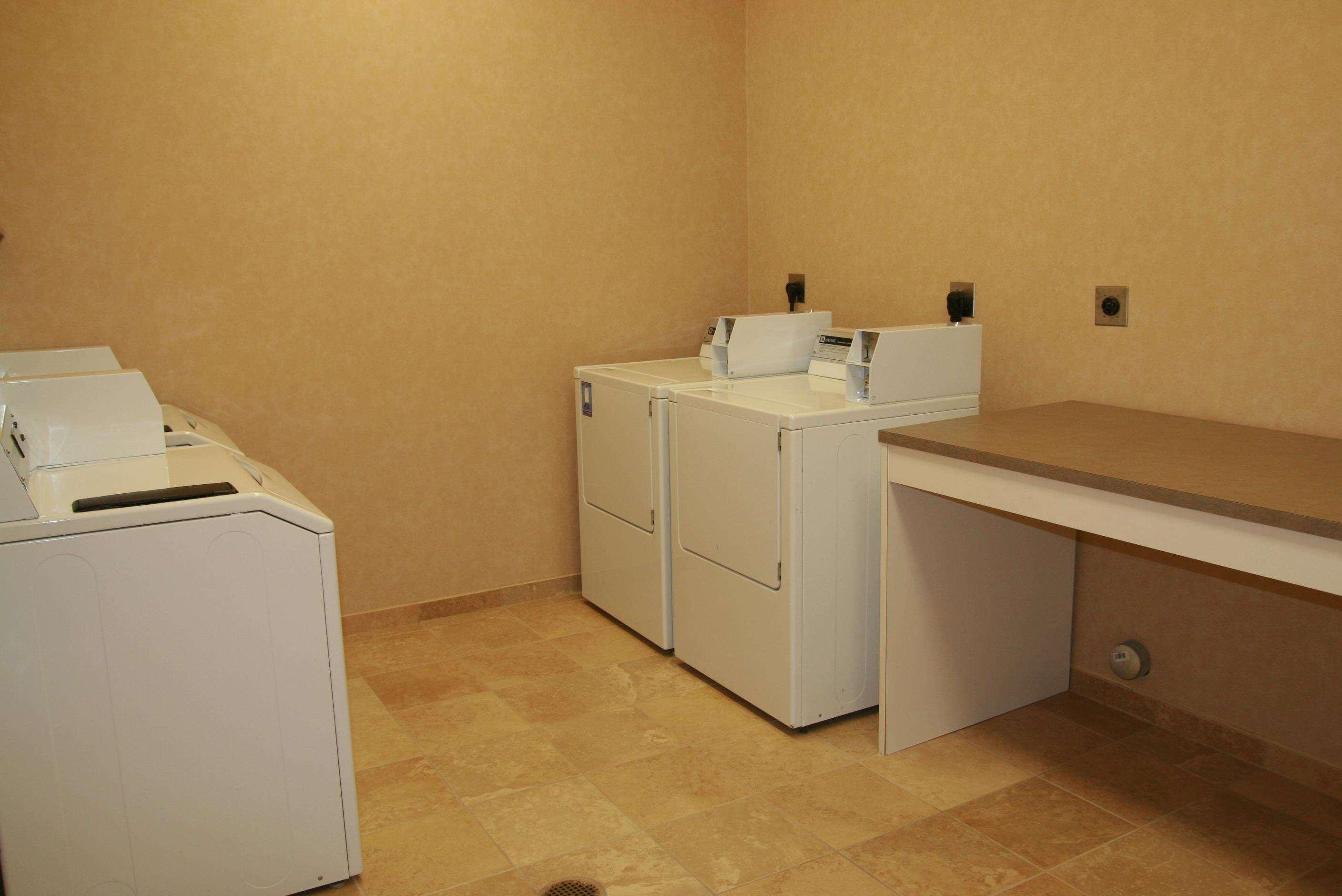Newly Renovated Hampton Inn Omaha West Lakeside Eksteriør billede