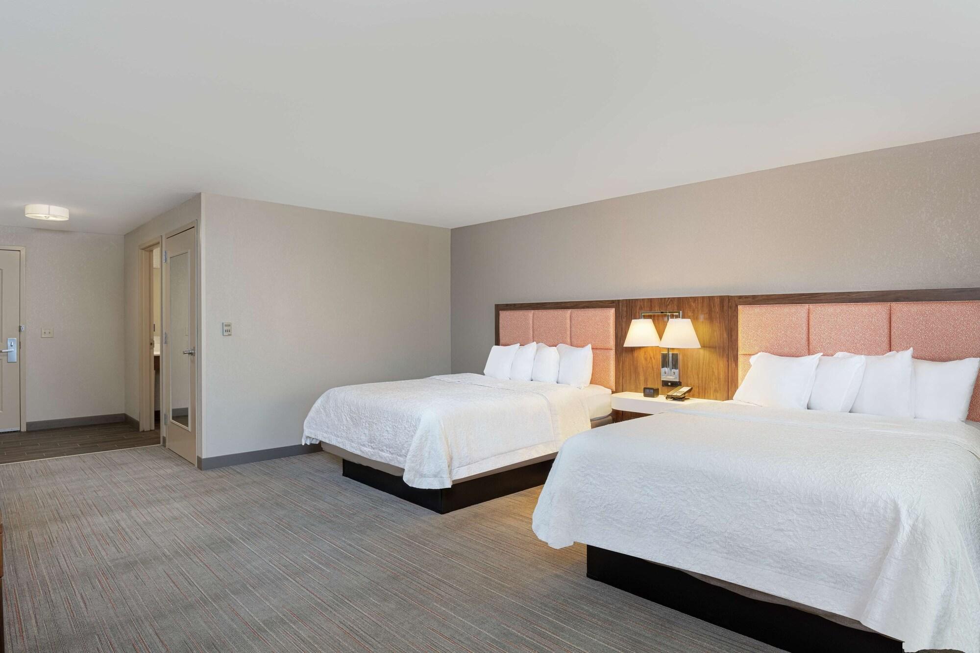 Newly Renovated Hampton Inn Omaha West Lakeside Eksteriør billede