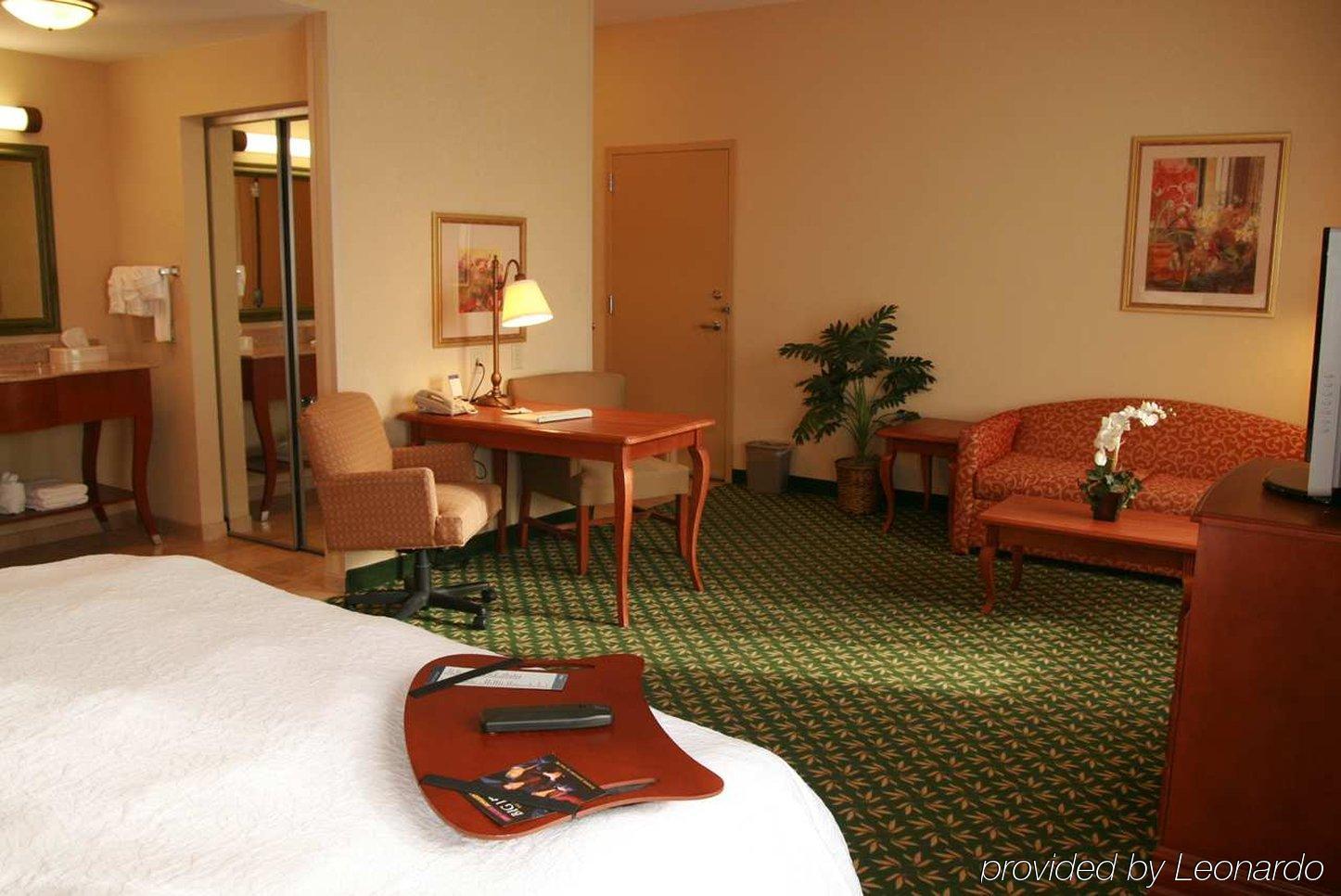 Newly Renovated Hampton Inn Omaha West Lakeside Værelse billede