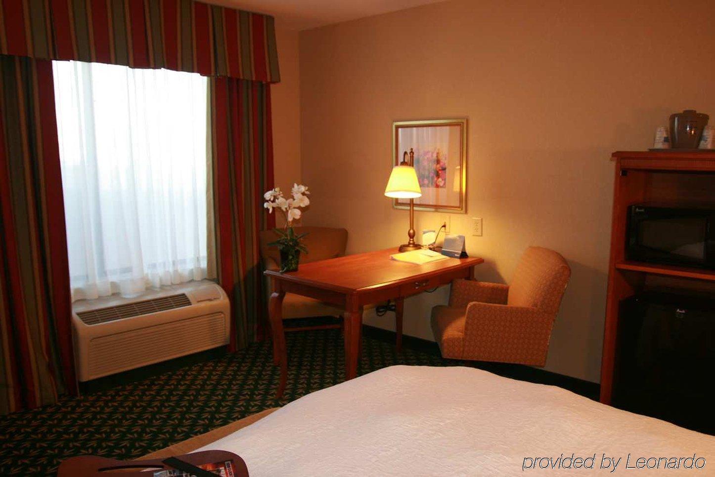 Newly Renovated Hampton Inn Omaha West Lakeside Værelse billede